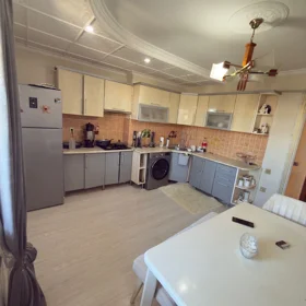 In Baku 105.0 m² apartment is for sale - Image 3