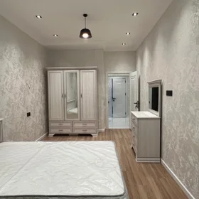 In Baku 112.0 m² apartment is for rent - Image 5