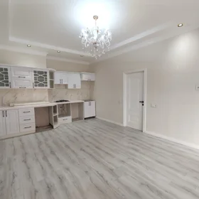 In Baku 90.0 m² apartment is for sale - Image 3