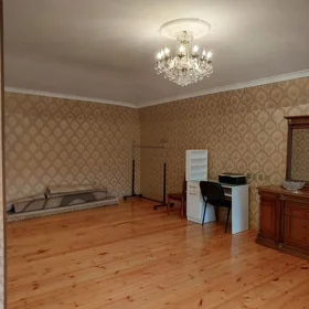 In Baku 140.0 m² house with 4.0 rooms is for rent - Image 2