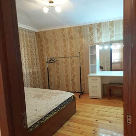 In Baku 140.0 m² house with 4.0 rooms is for rent - Image 5