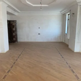 In Baku 237.0 m² apartment is for sale - Image 3