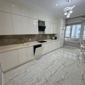 In Baku 130.0 m² apartment is for rent - Image 5