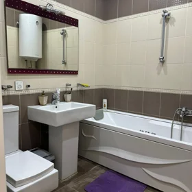 In Baku 150.0 m² apartment is for rent - Image 4