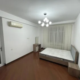 In Baku 140.0 m² apartment is for rent - Image 4