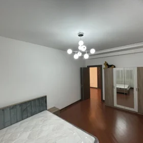 In Baku 140.0 m² apartment is for rent - Image 5