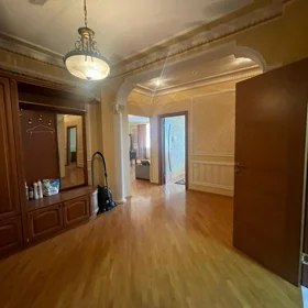 In Baku 155.0 m² apartment is for sale - Image 2