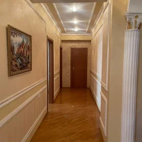 In Baku 155.0 m² apartment is for sale - Image 3