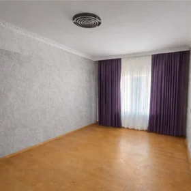 In Baku 110.0 m² apartment is for rent - Image 3