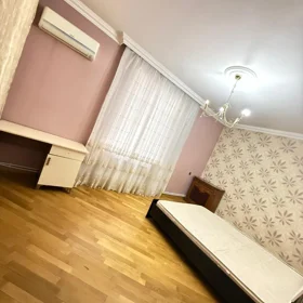 In Baku 140.0 m² apartment is for rent - Image 5