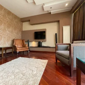 In Baku 110.0 m² apartment is for rent - Image 2