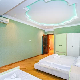 In Baku 184.0 m² apartment is for rent - Image 4