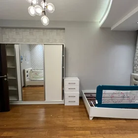 In Baku 150.0 m² apartment is for rent - Image 4