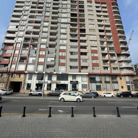 In Baku 170.0 m² apartment is for sale - Image 2