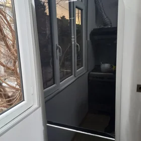 In Baku 90.0 m² apartment is for sale - Image 2