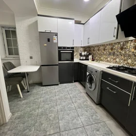 In Baku 80.0 m² apartment is for rent - Image 3