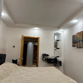 In Baku 100.0 m² apartment is for sale - Image 5