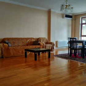 In Baku 130.0 m² apartment is for rent - Image 3