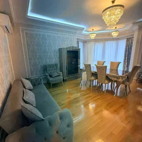 In Baku 131.0 m² apartment is for rent - Image 2