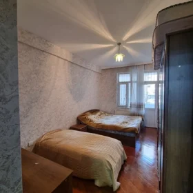 In Baku 80.0 m² apartment is for rent - Image 3