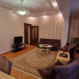 In Baku 100.0 m² apartment is for rent - Image 4