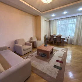 In Baku 70.0 m² apartment is for rent - Image 2