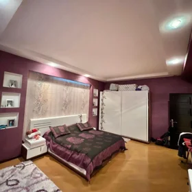 In Baku 140.0 m² apartment is for sale - Image 5