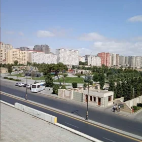 In Baku 70.0 m² apartment is for sale - Image 4