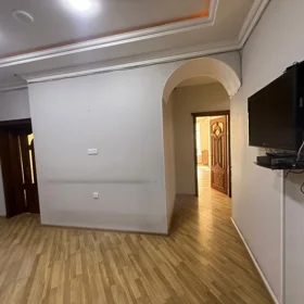 In Baku 192.0 m² apartment is for sale - Image 5