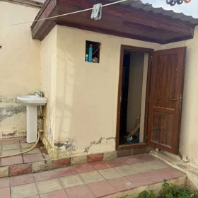 In Baku 110.0 m² house with 4.0 rooms is for sale - Image 3