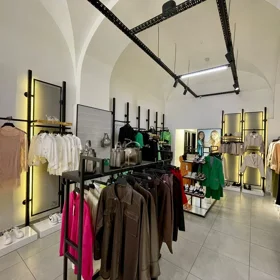 In nan 100.0 m² commercial is for rent - Image 4