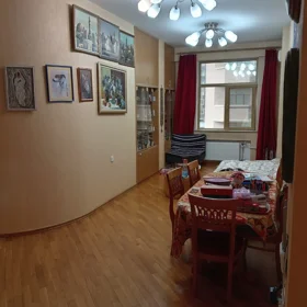 In Baku 155.0 m² apartment is for sale - Image 3