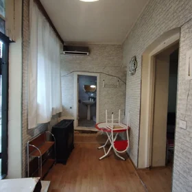 In Baku 60.0 m² house with 2.0 rooms is for rent - Image 3