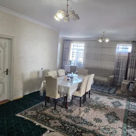 In nan 300.0 m² house with 8.0 rooms is for sale - Image 5