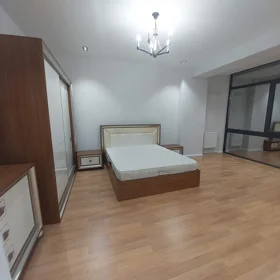 In Baku 140.0 m² apartment is for rent - Image 4