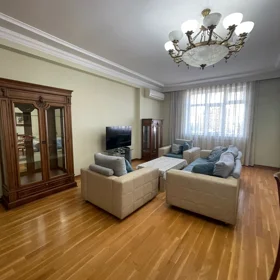 In Baku 130.0 m² apartment is for rent - Image 2