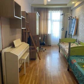 In Baku 130.0 m² apartment is for rent - Image 5