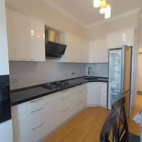 In Baku 70.0 m² apartment is for rent - Image 5