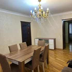 In Baku 140.0 m² apartment is for rent - Image 3