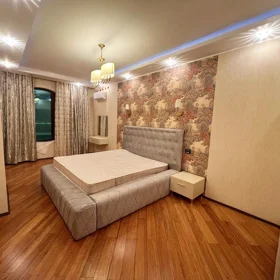 In Baku 200.0 m² apartment is for rent - Image 5