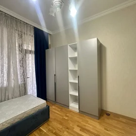 In Baku 110.0 m² apartment is for rent - Image 5