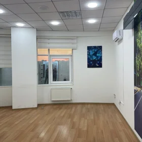 In Baku 83.0 m² commercial is for rent - Image 4
