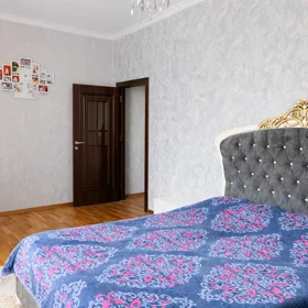 In Baku 110.0 m² apartment is for sale - Image 3