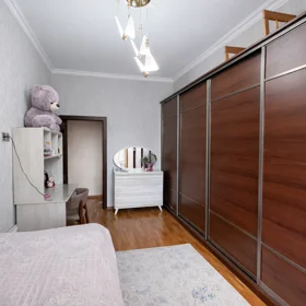 In Baku 110.0 m² apartment is for sale - Image 5