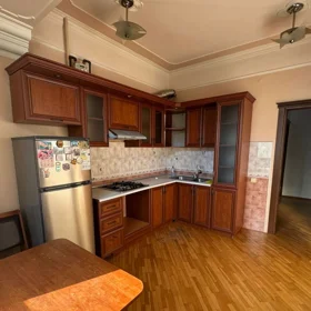 In Baku 75.0 m² apartment is for rent - Image 3