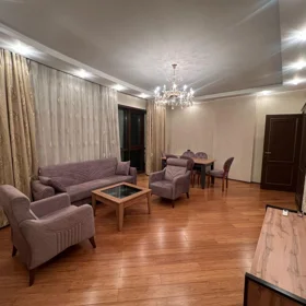 In Baku 200.0 m² apartment is for rent - Image 2