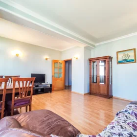 In Baku 90.0 m² apartment is for rent - Image 2