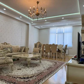 In Baku 160.0 m² apartment is for sale - Image 4