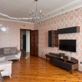 In Baku 86.0 m² apartment is for rent - Image 3
