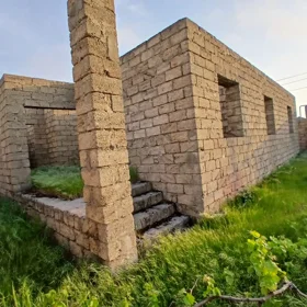 In Baku 140.0 m² house with 4.0 rooms is for sale - Image 3